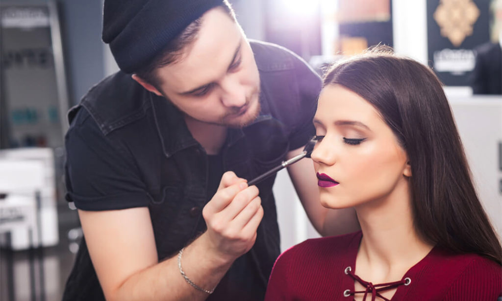 DIPLOMA IN PROFESSIONAL MAKEUP ARTIST