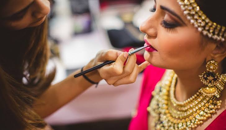  SELF GROOMING & BRIDAL  MAKE UP 